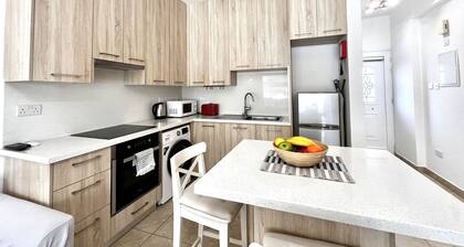 157 LIM - Stay Sunsea Studio