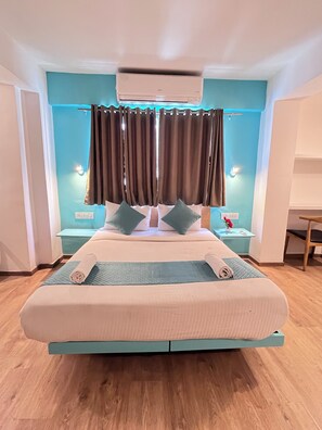Deluxe Suite, Smoking, City View | Free WiFi