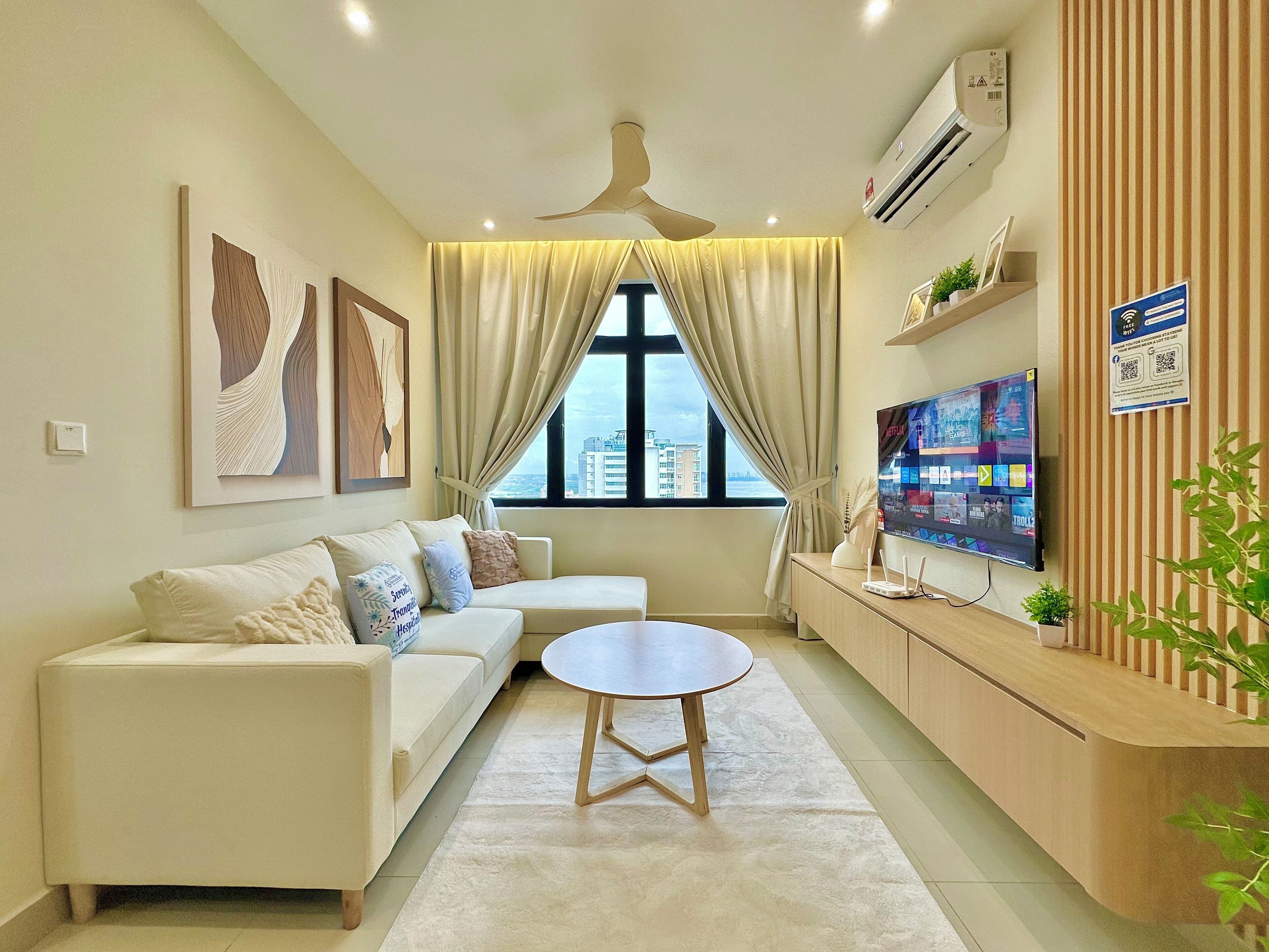 Appartement Exclusif, 3 chambres, balcon, vue ville | Coin séjour