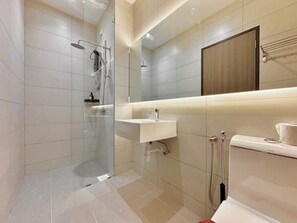 Exclusive-Apartment, 3 Schlafzimmer, Balkon, Stadtblick | Badezimmer