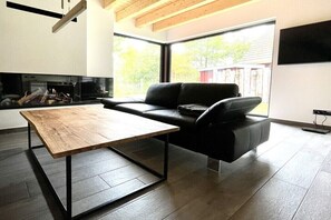 Smart TV, DVD player, books