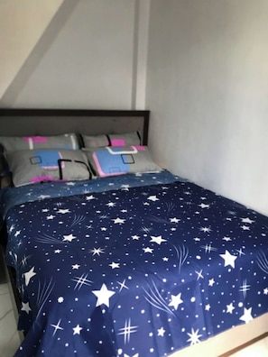 1 habitación, wifi y ropa de cama