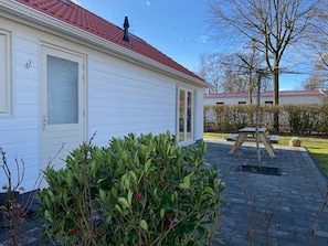 House | Exterior - Chalet in Friesland Near Large Lakes (Sint Nicolaasga)
