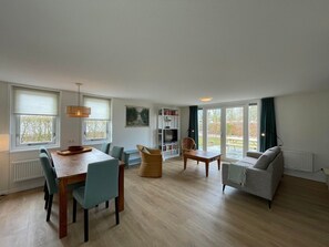 House | Living room - Chalet in Friesland Near Large Lakes (Sint Nicolaasga)