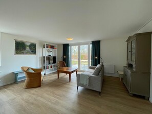 House | Living room - Chalet in Friesland Near Large Lakes (Sint Nicolaasga)