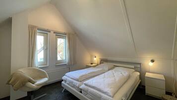 Rumah | 3 kamar tidur dan dilengkapi dengan perabotan berbeda-beda