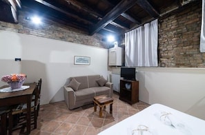 Comfort Apartment | Free WiFi, bed sheets