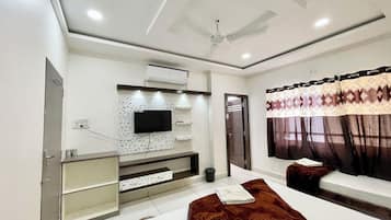 Superior Triple Room | Premium bedding, desk, laptop workspace, soundproofing