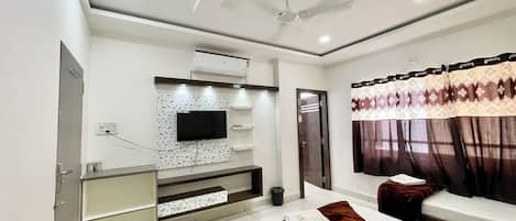 Superior Triple Room | Premium bedding, desk, laptop workspace, soundproofing