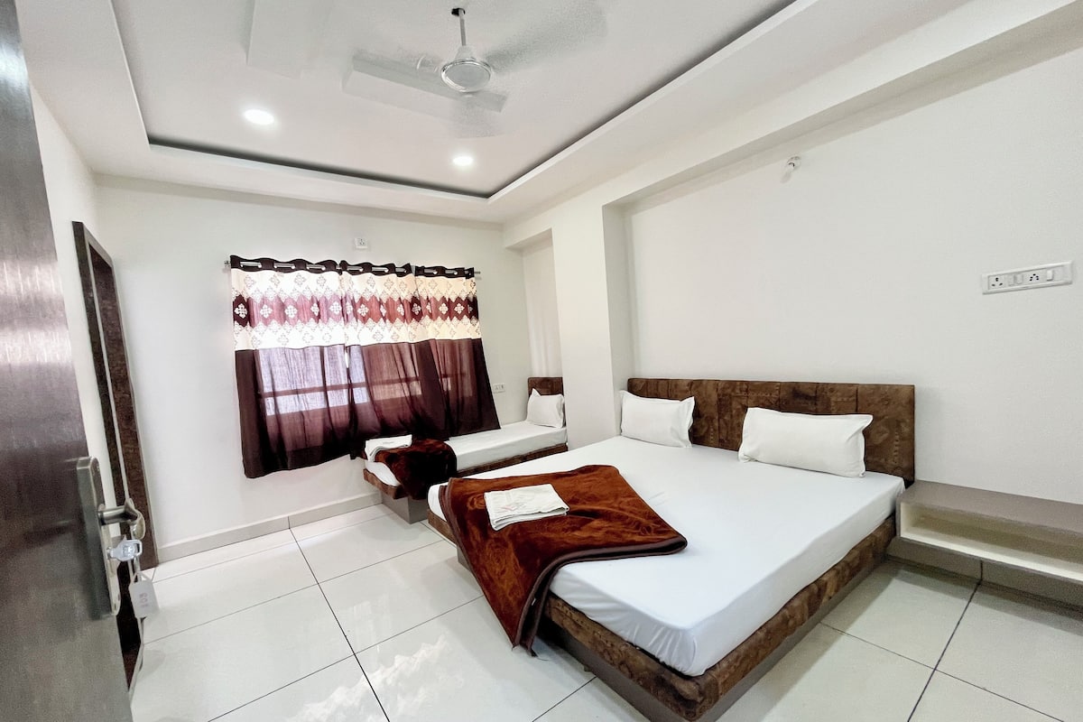 Superior Triple Room | Premium bedding, desk, laptop workspace, soundproofing