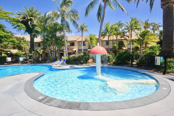 3 outdoor pools, sun loungers