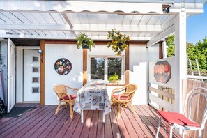 تناول الطعام بالخارج