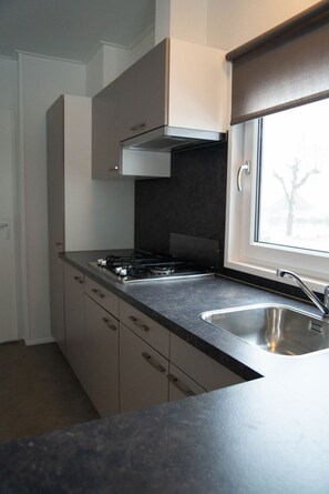 Réfrigérateur, cafetière/bouilloire