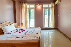 3 makuuhuonetta, silitysrauta/-lauta, internet