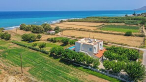 Exterior - Alkioni Villa, Steps from the Sea, Villa (Chania)