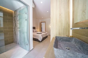 Shower, hair dryer, towels - Alkioni Villa, Steps from the Sea, Villa (Chania)