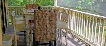 Rustic River Cabin 2-bedroom cabin in Branford near Santa Fe River