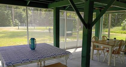 Rustic River Cabin 2-bedroom cabin in Branford near Santa Fe River