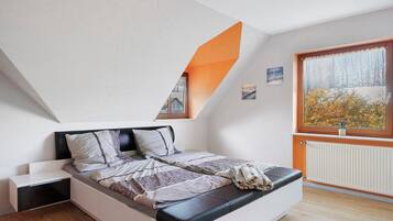 3 Schlafzimmer, BĂŒgeleisen/BĂŒgelbrett, WLAN, BettwĂ€sche