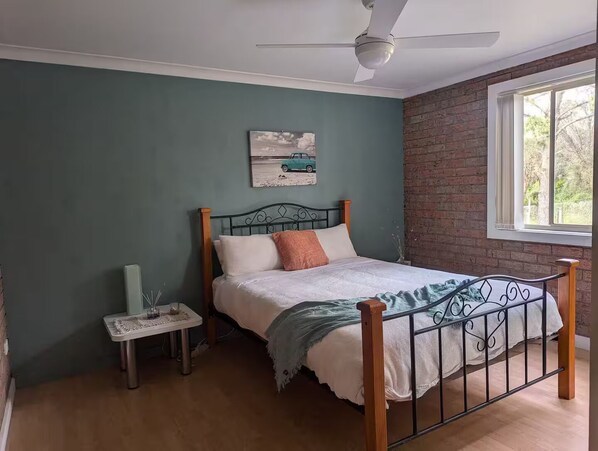 1 bedroom, iron/ironing board, free WiFi, bed sheets