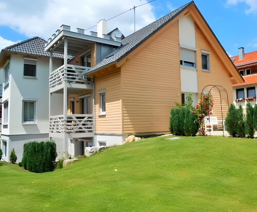 1 Zimmer-Studio-Apartment mit Terrasse und WLAN