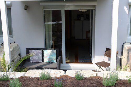 1 Zimmer-Studio-Apartment mit Terrasse und WLAN