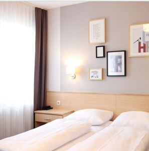 Double Room | Desk, laptop workspace, free WiFi