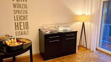 Buffet breakfast on weekdays (EUR 10 per person)