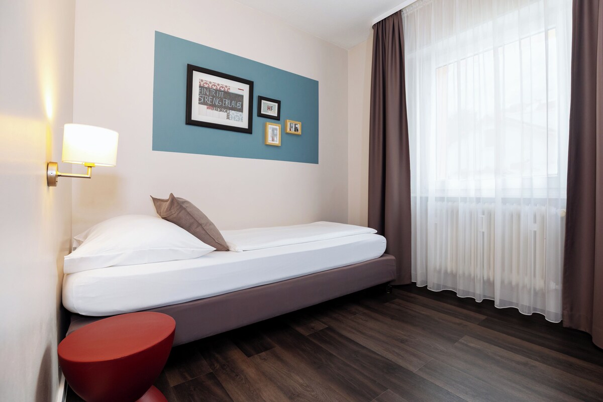 Habitación individual clásica | Escritorio, espacio para trabajar con laptop y wifi gratis
