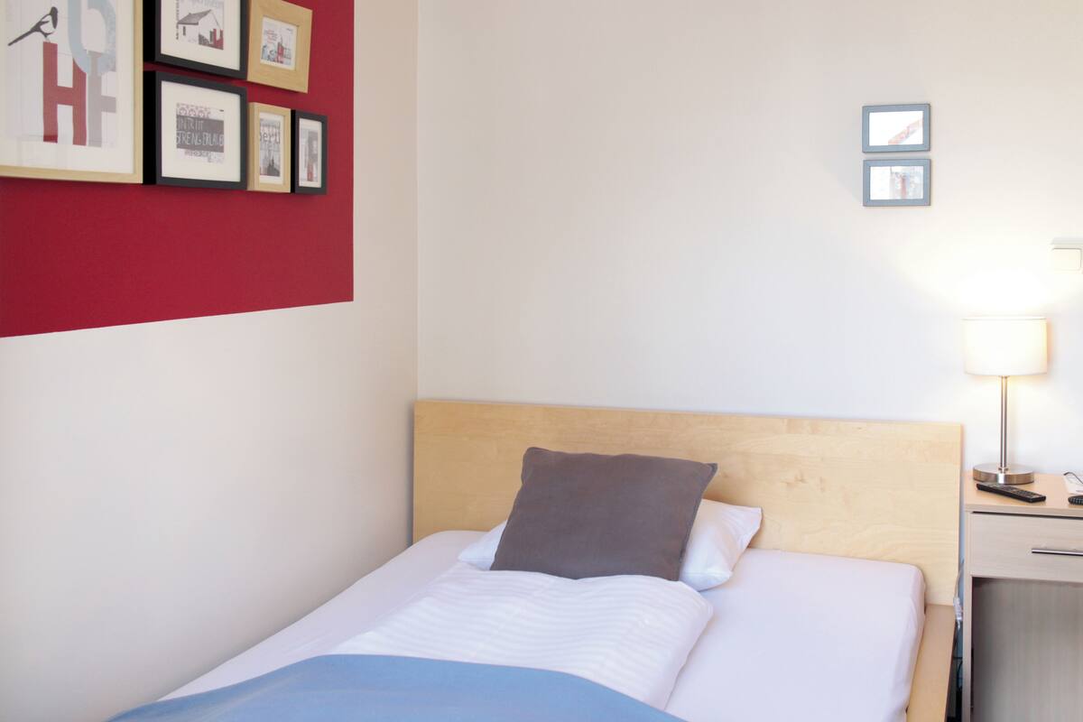 Superior Single Room with balcony | Desk, laptop workspace, free WiFi