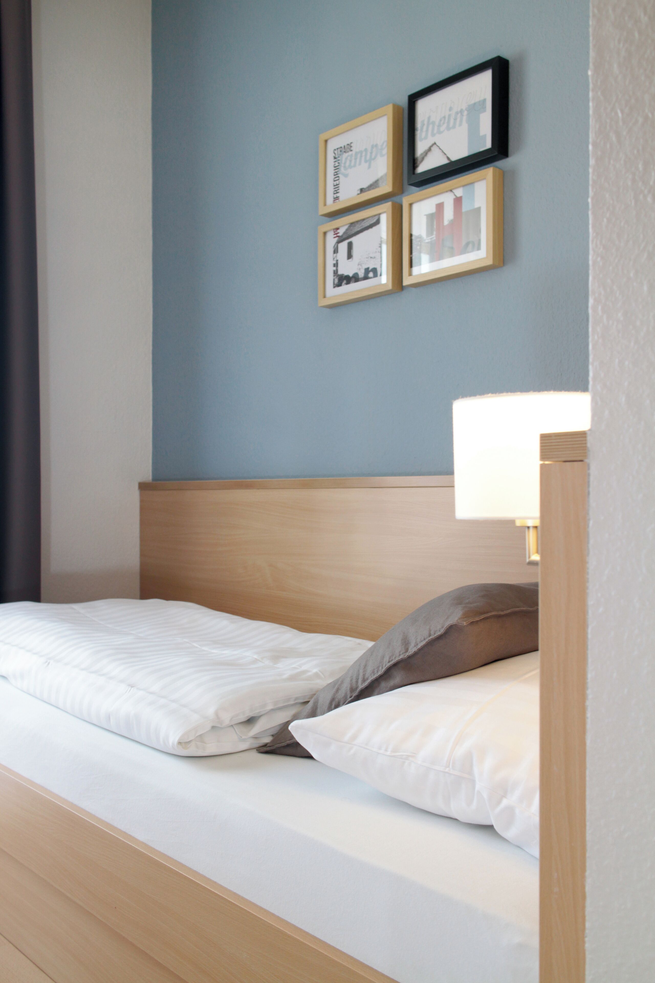 Classic single room with balcony