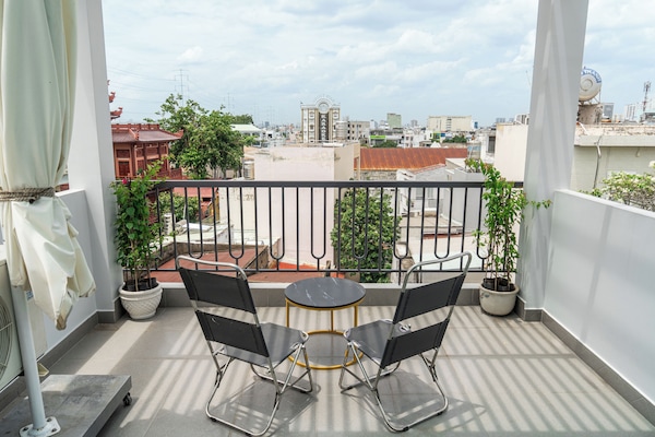 Estudio ejecutivo, vistas a la ciudad | Escritorio y wifi gratis