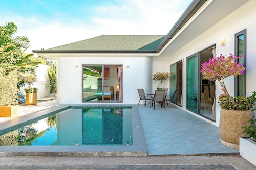 3BR PoolVilla 7 Mins to Nai Harn V108