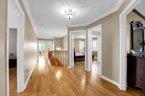 7 bedrooms, desk, iron/ironing board, WiFi