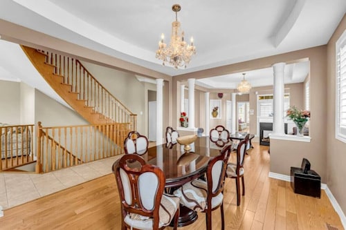 Luxury Mansion by Toronto & YYZ I Large Backyard