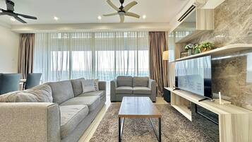 Comfort Apartment, 2 Bedrooms, Non Smoking, City View | Living area