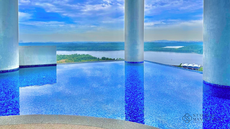 Encorp Marina Puteri Harbour by Stayrene