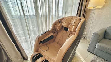 Comfort-Studio, 1 King-Bett, Nichtraucher, Stadtblick | Wohnbereich