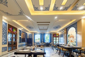 Restaurant - Umrao Mahal - A Boutique Heritage Hotel & Resort Jaipur (Amer)