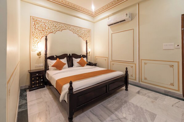 Habitación Deluxe | Escritorio, sistema de insonorización, wifi gratis y ropa de cama