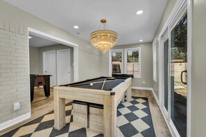 غرفة الألعاب