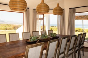 Dining - MOS-Fynbos (Kleinmond)