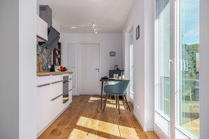 Fridge, oven, stovetop, dishwasher - Vacation apartment with sea view close to the beach (Graal-Müritz)