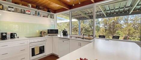 Microwave, dishwasher, coffee/tea maker