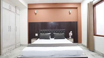 Deluxe Double Room, Balcony | Free WiFi