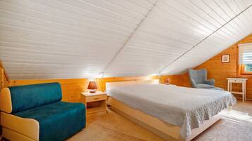 2 bedrooms, iron/ironing board, WiFi