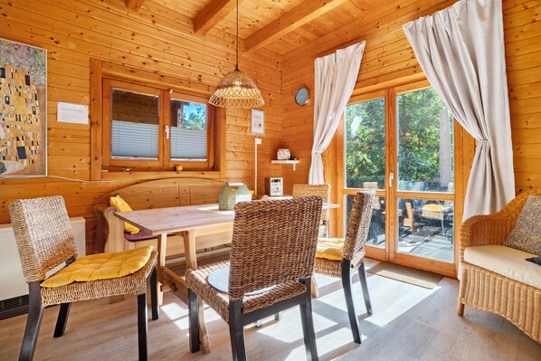 Dining - Holiday Home 'Reiher' with Shared Terrace, Communal Garden and Wi-Fi (Lychen)