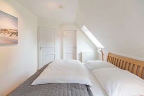 2 عدّة غرف نوم ومكواة/لوح كي وسرير سفر وواي فاي مجانًا