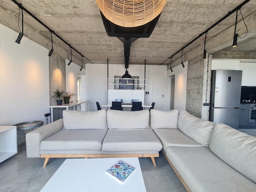 FULL CASTLE VİEW.. 3+3 BRUTALIST CONCEPTIONAL DESIGN + 28sqm BALCONY + SAUNA