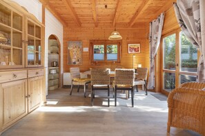 Dining - Holiday Home 'Wildgans' with Shared Terrace, Communal Garden and Wi-Fi (Lychen)